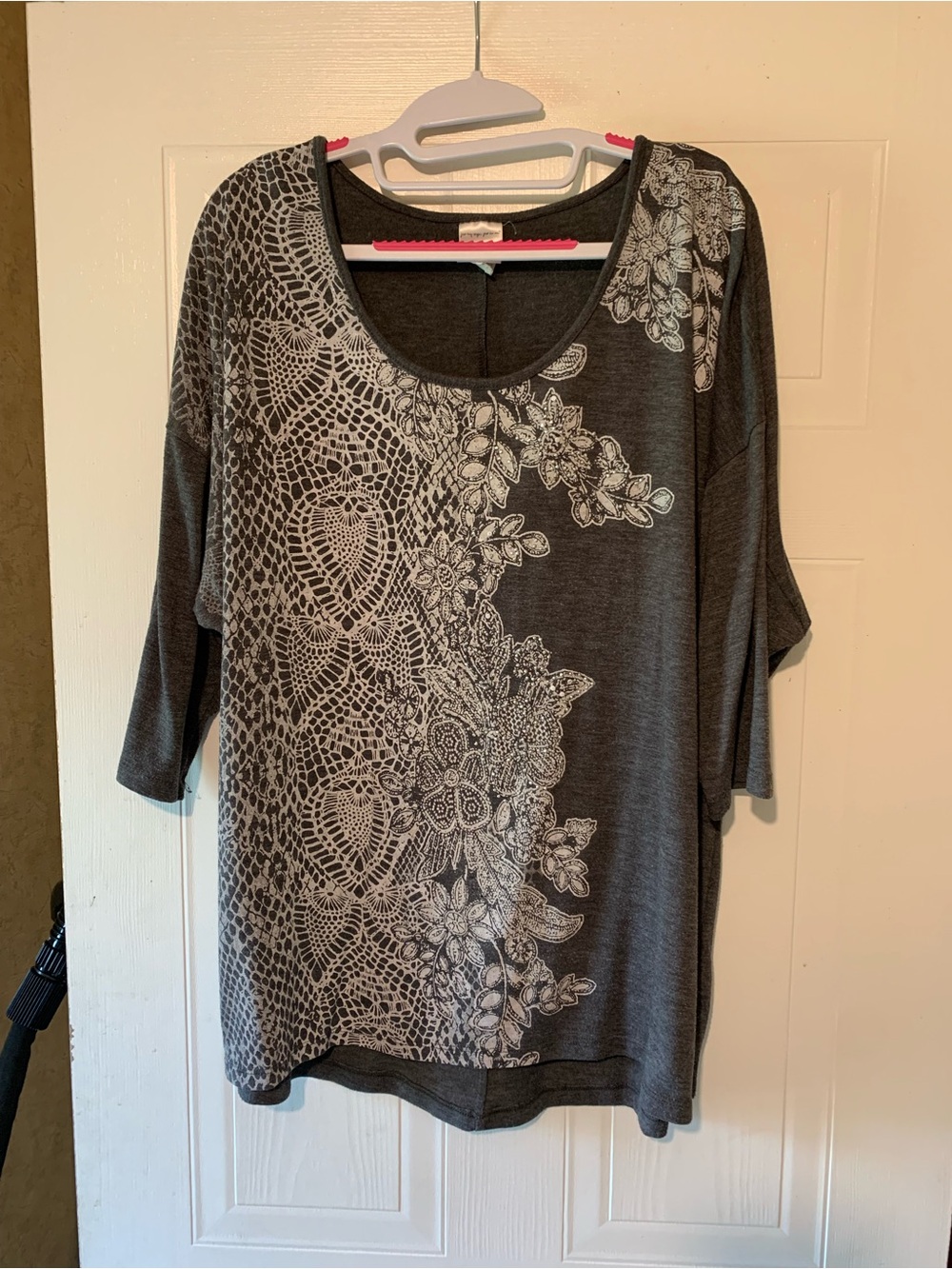 JUST MY SIZE 2X Women's Charcoal Gray Floral Lace-Print Scoop Neck Top - Picture 3 of 9
